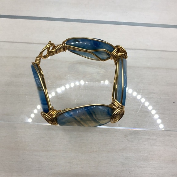 Artisan blue agate stone wire bracelet, boho statement - Picture 3 of 4